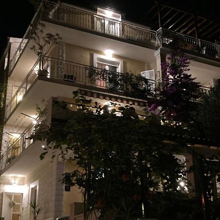 Guest House Adria Dugi Rat Exterior photo