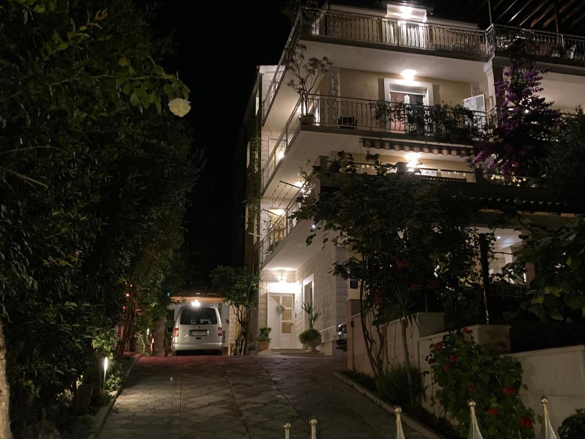 Guest House Adria Dugi Rat Exterior photo