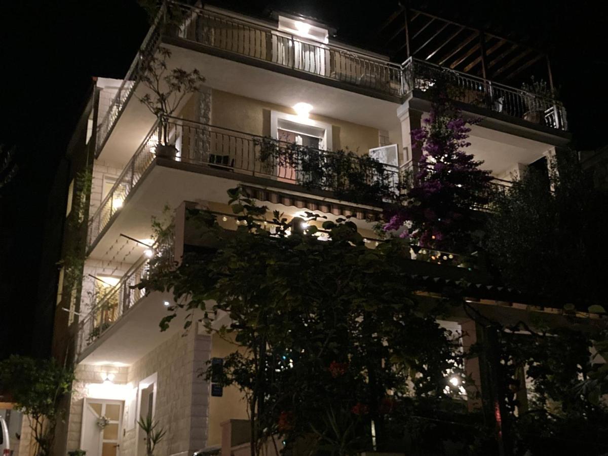 Guest House Adria Dugi Rat Exterior photo