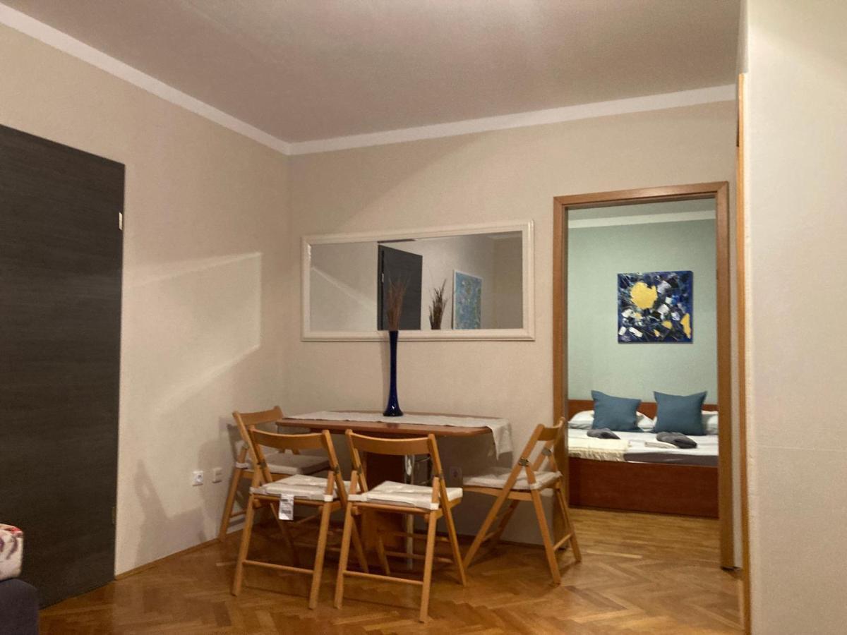 Guest House Adria Dugi Rat Exterior photo