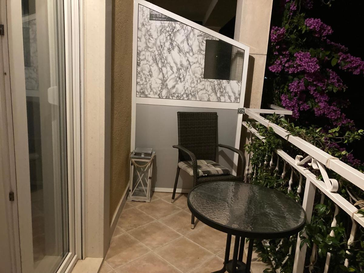 Guest House Adria Dugi Rat Exterior photo