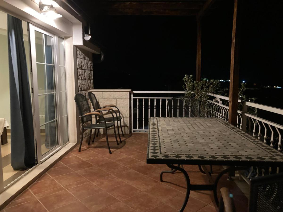Guest House Adria Dugi Rat Exterior photo