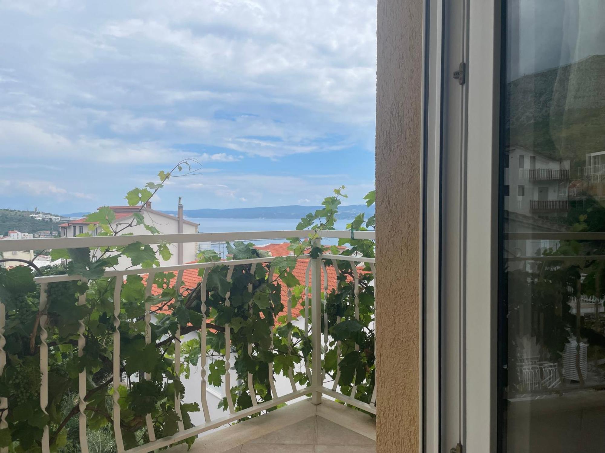 Guest House Adria Dugi Rat Exterior photo
