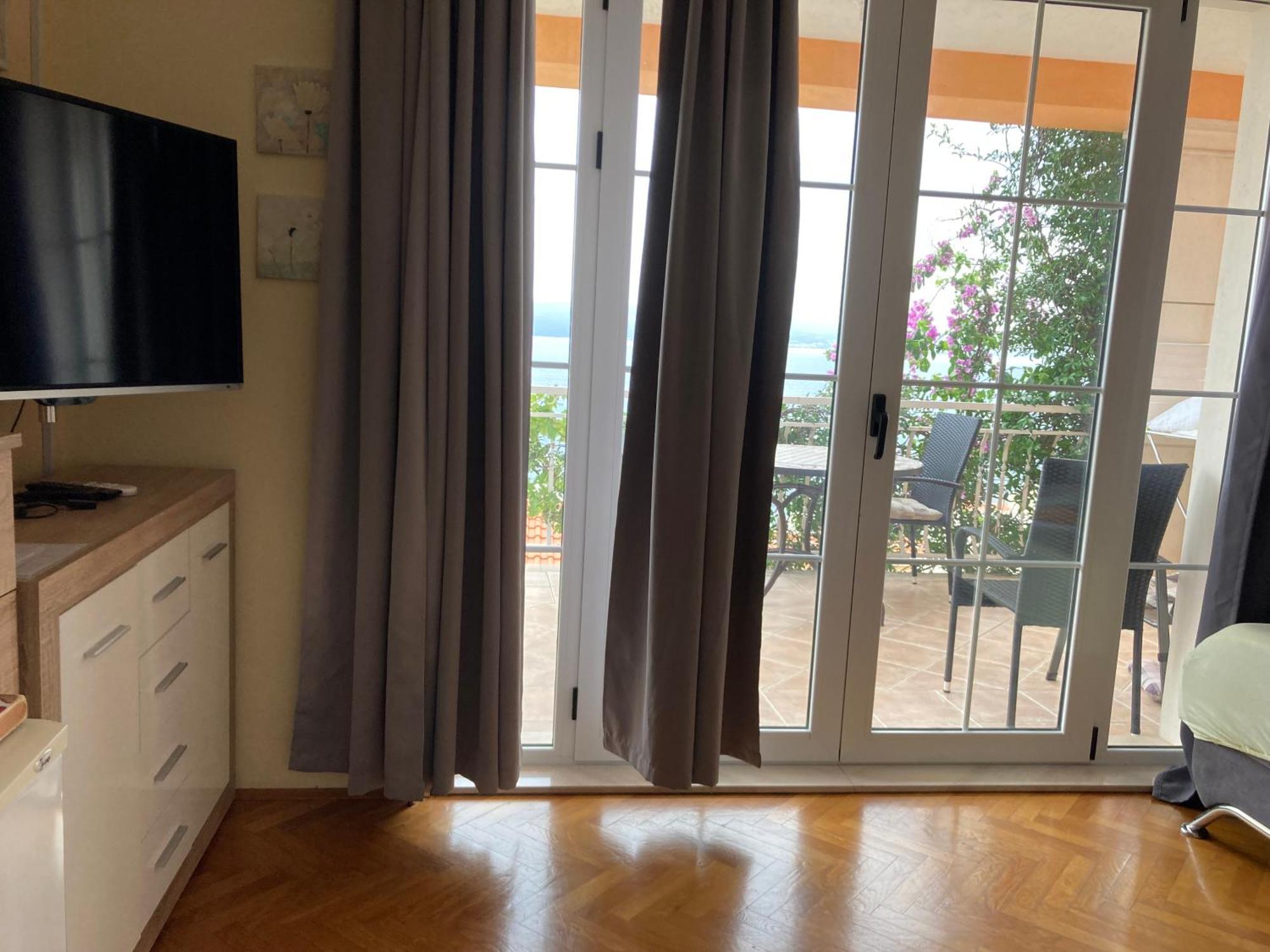 Guest House Adria Dugi Rat Exterior photo