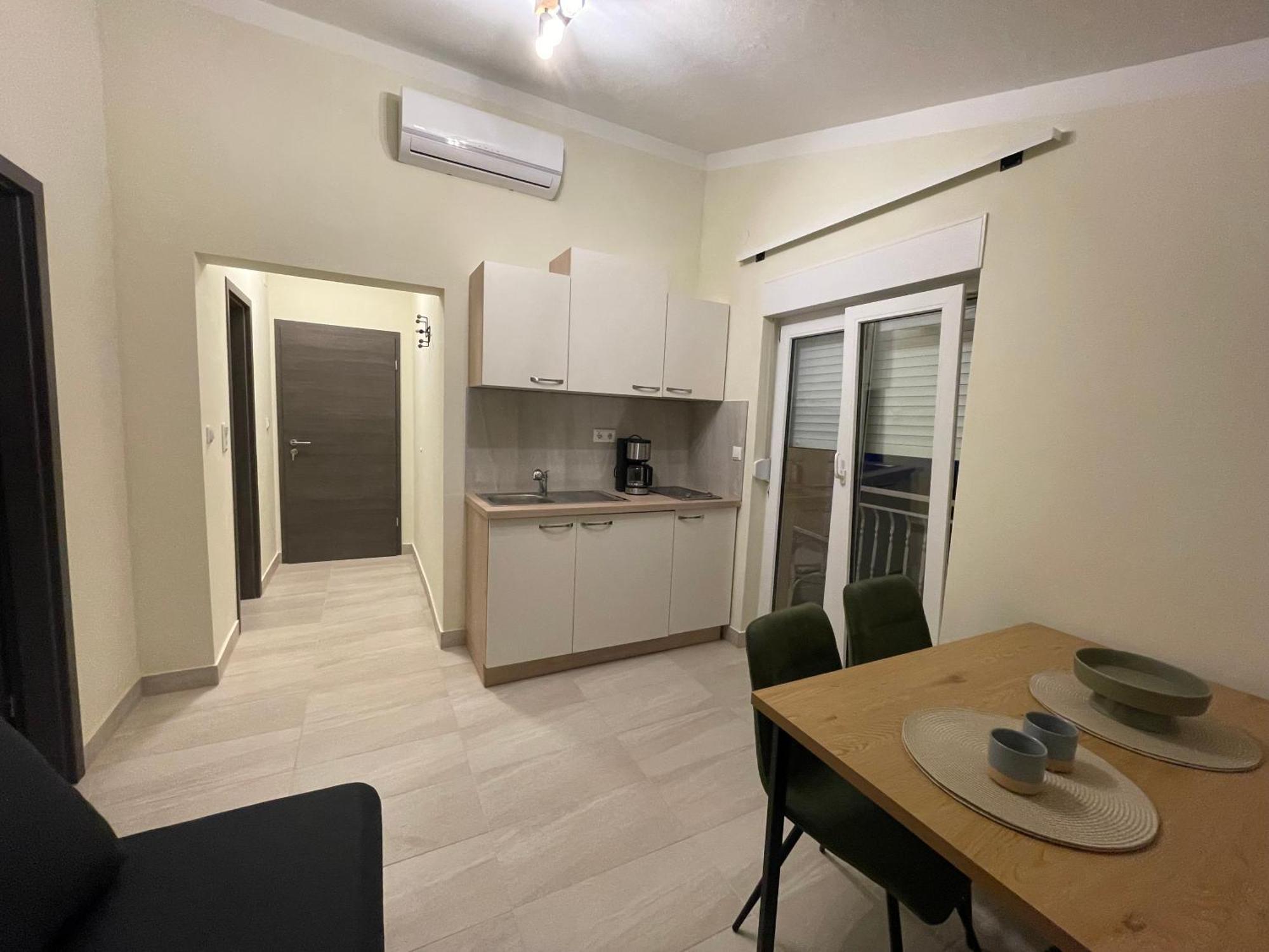 Guest House Adria Dugi Rat Exterior photo
