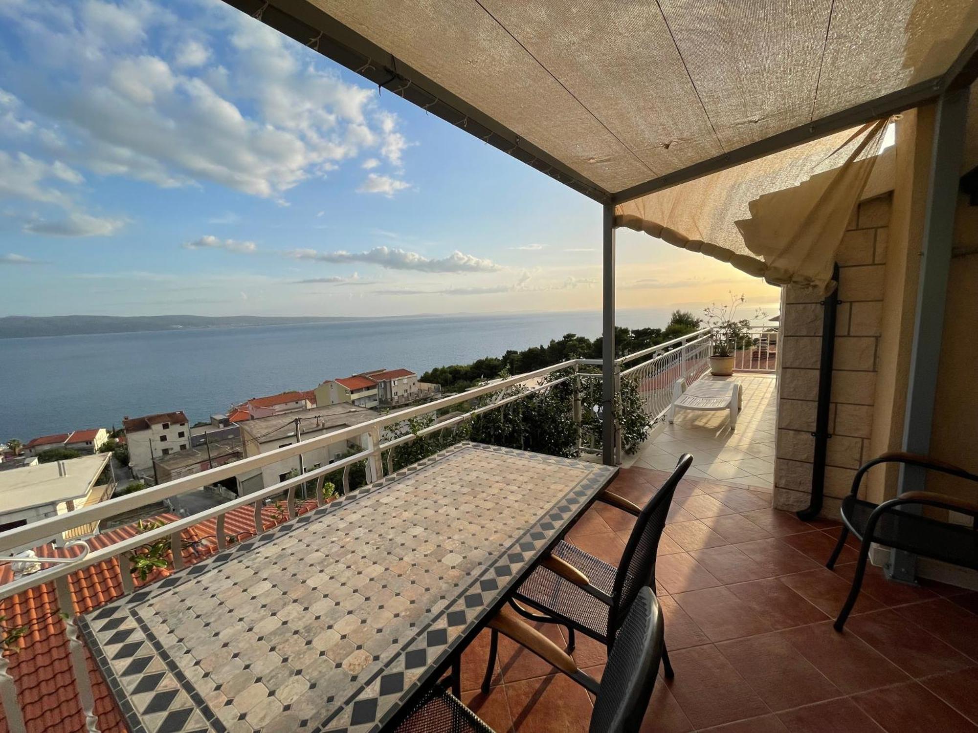 Guest House Adria Dugi Rat Exterior photo