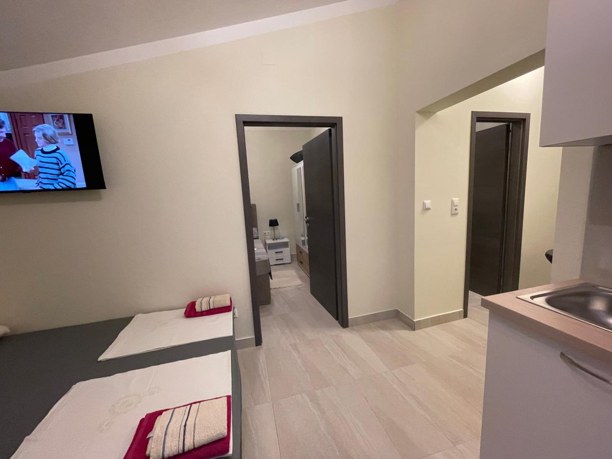Guest House Adria Dugi Rat Exterior photo