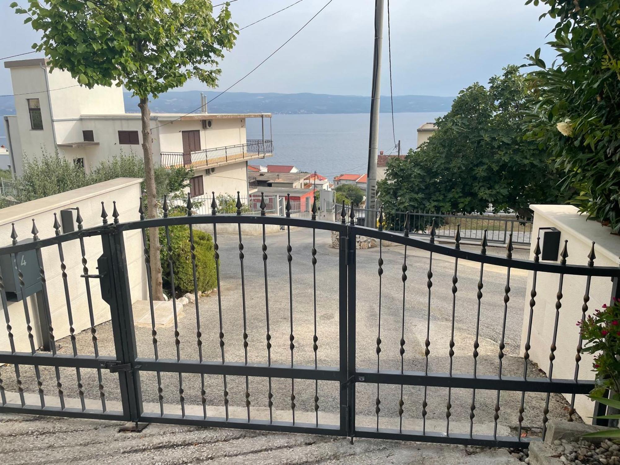 Guest House Adria Dugi Rat Exterior photo