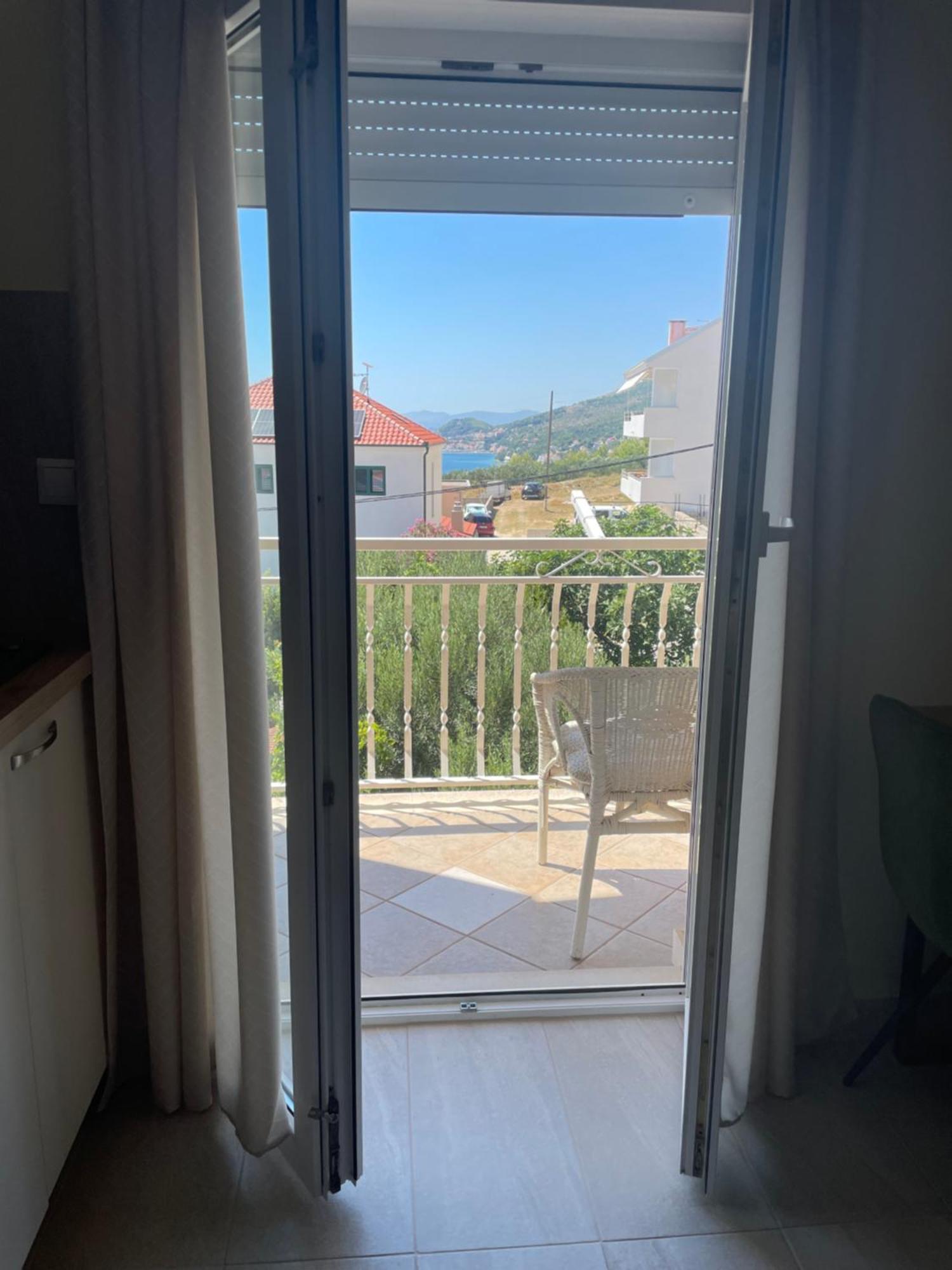 Guest House Adria Dugi Rat Exterior photo